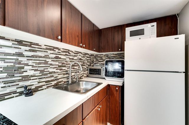 1200 W Ave 312 312, Miami Beach, FL 33139