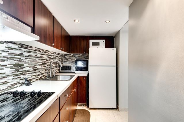 1200 W Ave 312 312, Miami Beach, FL 33139