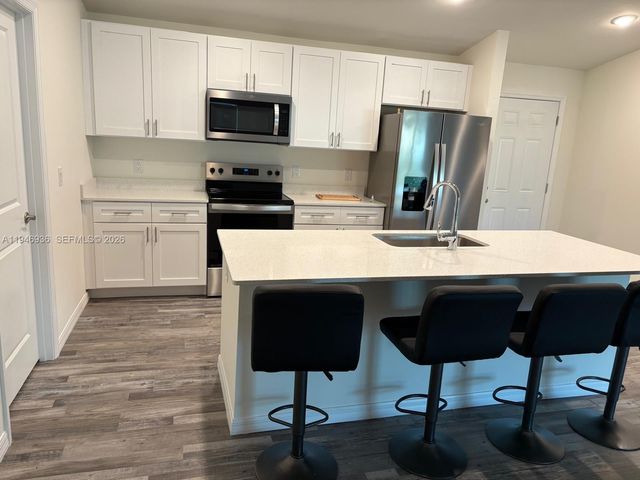 3223 NE 14th Ave 0, Cape Coral, FL 33909