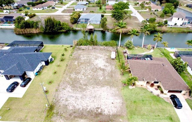 239 SW 28TH TERRACE, Cape Coral, FL 33914