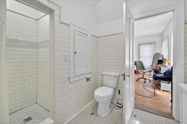 1986 W Boston Boulevard, Detroit, MI 48206