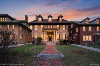 1986 W Boston Boulevard, Detroit, MI 48206