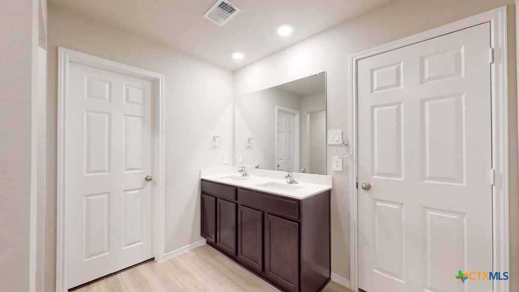 Image 17 of property listing at 225 Quarter Horse Road, Nolanville, TX 76559