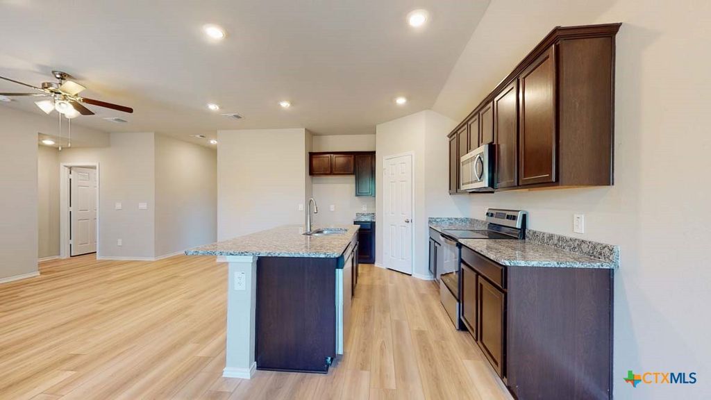 Image 6 of property listing at 225 Quarter Horse Road, Nolanville, TX 76559
