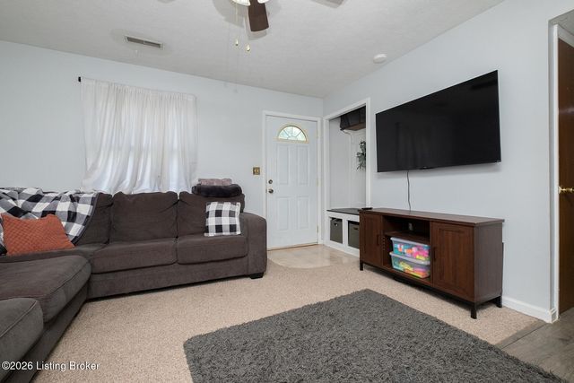 217 E Blue Jay Rd, Louisville, KY 40229