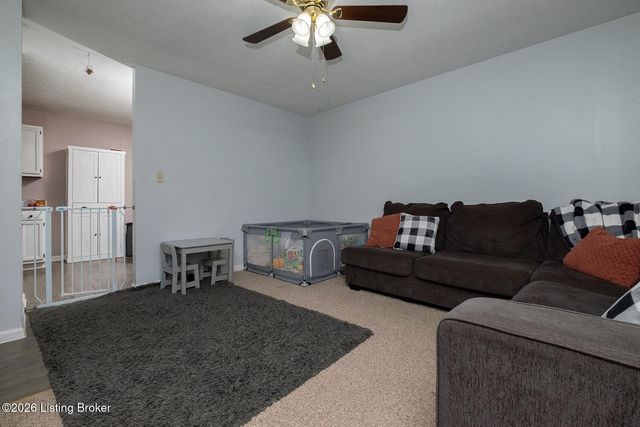 217 E Blue Jay Rd, Louisville, KY 40229