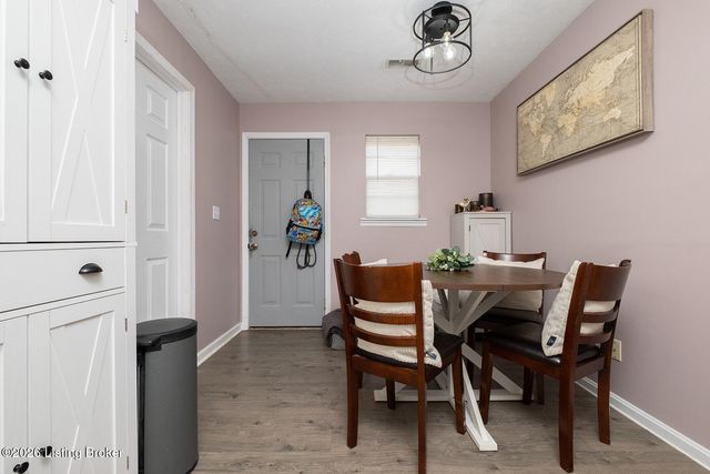 217 E Blue Jay Rd, Louisville, KY 40229