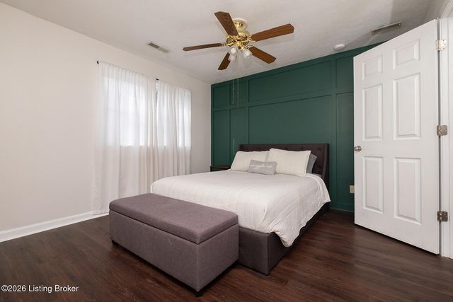 217 E Blue Jay Rd, Louisville, KY 40229