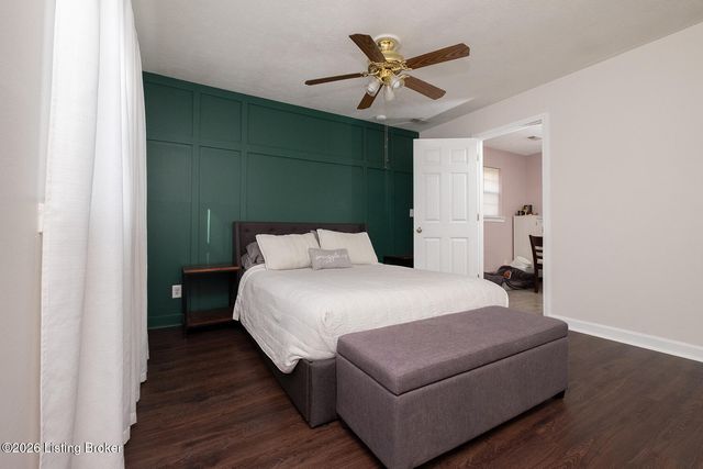 217 E Blue Jay Rd, Louisville, KY 40229