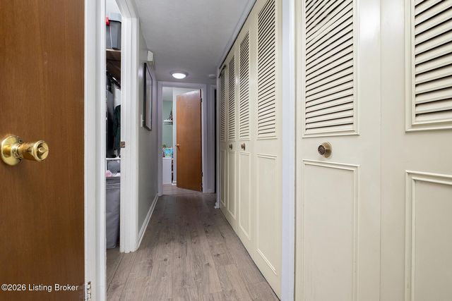 217 E Blue Jay Rd, Louisville, KY 40229