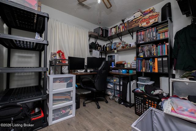 217 E Blue Jay Rd, Louisville, KY 40229