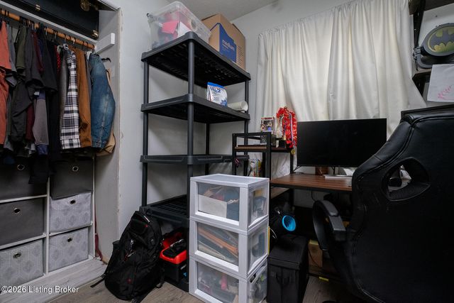 217 E Blue Jay Rd, Louisville, KY 40229