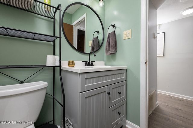 217 E Blue Jay Rd, Louisville, KY 40229