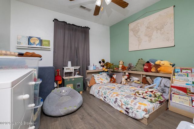 217 E Blue Jay Rd, Louisville, KY 40229