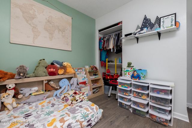 217 E Blue Jay Rd, Louisville, KY 40229