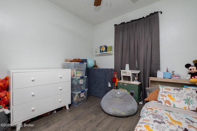 217 E Blue Jay Rd, Louisville, KY 40229