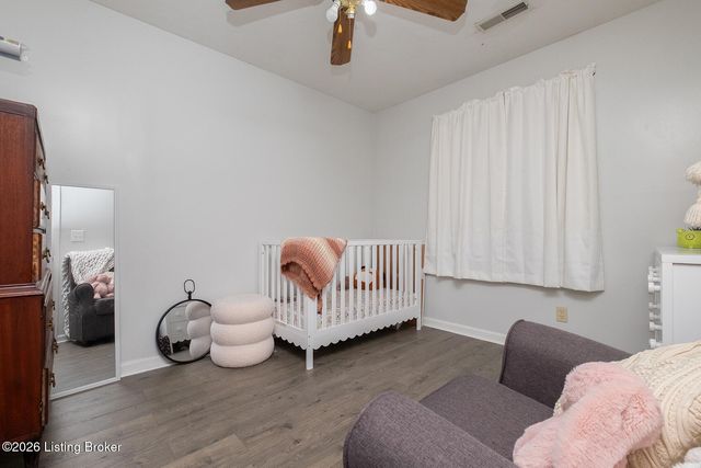 217 E Blue Jay Rd, Louisville, KY 40229