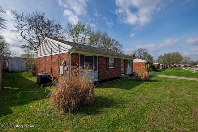 217 E Blue Jay Rd, Louisville, KY 40229