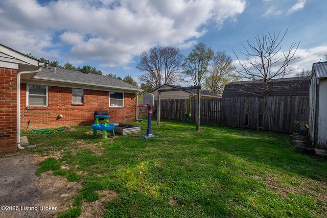 217 E Blue Jay Rd, Louisville, KY 40229