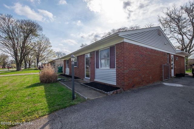 217 E Blue Jay Rd, Louisville, KY 40229