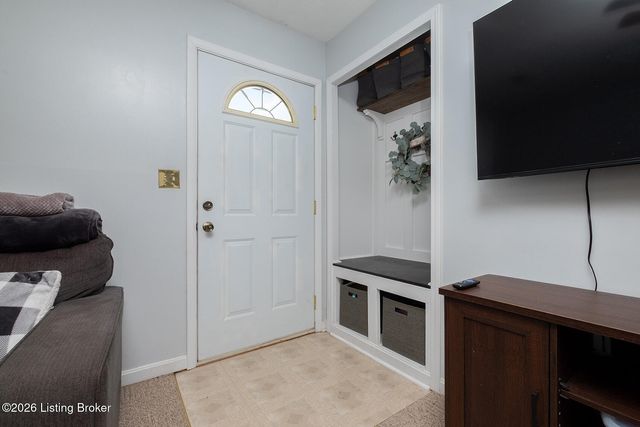 217 E Blue Jay Rd, Louisville, KY 40229