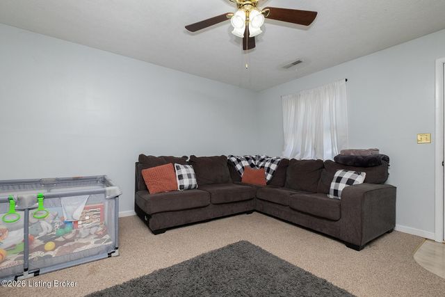 217 E Blue Jay Rd, Louisville, KY 40229