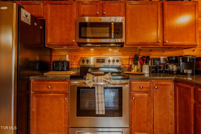 921 Mcmakin Way, Pigeon Forge, TN 37863