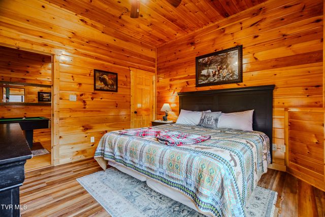 921 Mcmakin Way, Pigeon Forge, TN 37863