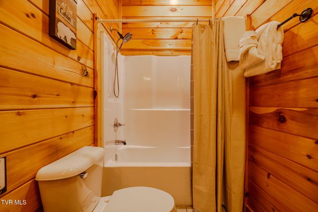 921 Mcmakin Way, Pigeon Forge, TN 37863