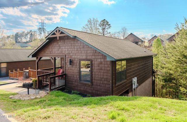 921 Mcmakin Way, Pigeon Forge, TN 37863