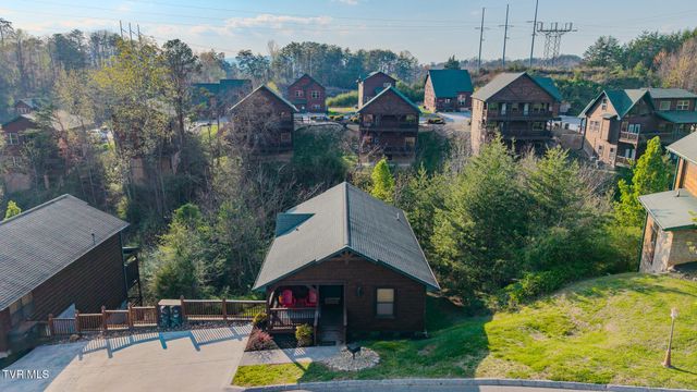 921 Mcmakin Way, Pigeon Forge, TN 37863