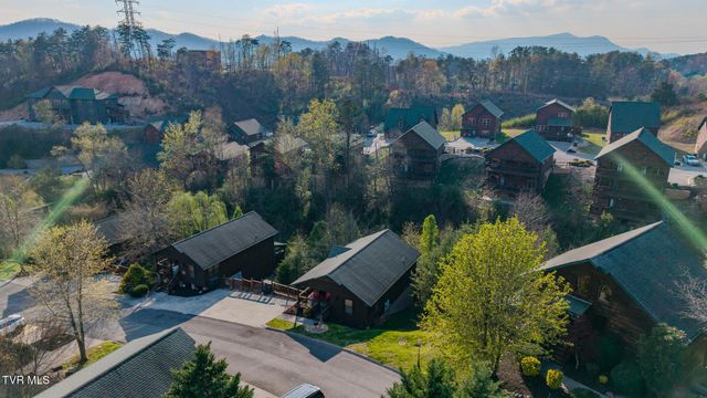 921 Mcmakin Way, Pigeon Forge, TN 37863