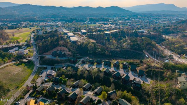 921 Mcmakin Way, Pigeon Forge, TN 37863