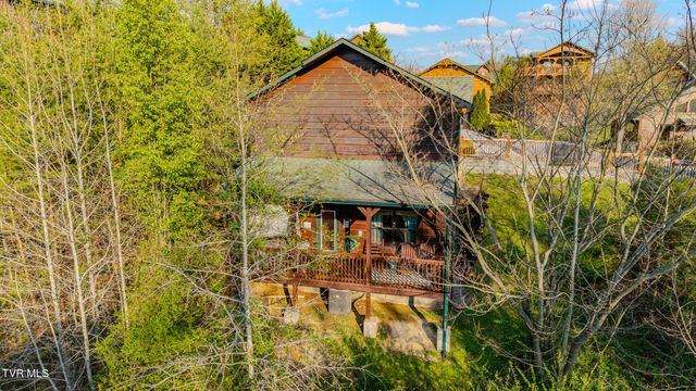 921 Mcmakin Way, Pigeon Forge, TN 37863