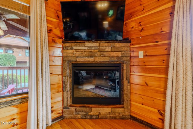 921 Mcmakin Way, Pigeon Forge, TN 37863