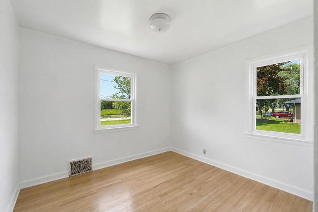 10110 S Shepard AVENUE, Oak Creek, WI 53154