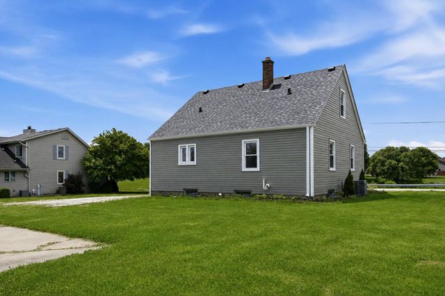 10110 S Shepard AVENUE, Oak Creek, WI 53154