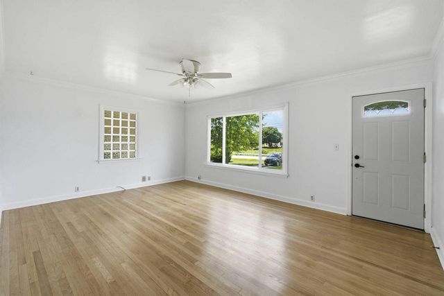 10110 S Shepard AVENUE, Oak Creek, WI 53154