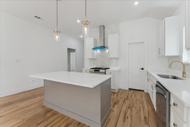 1313 Franklin Avenue, Bonham, TX 75418