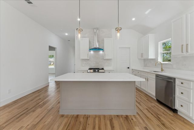 1313 Franklin Avenue, Bonham, TX 75418