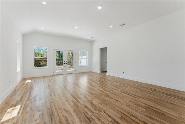 1313 Franklin Avenue, Bonham, TX 75418
