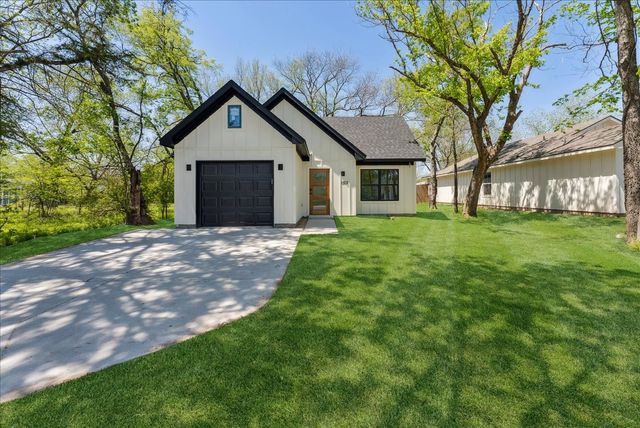 1313 Franklin Avenue, Bonham, TX 75418