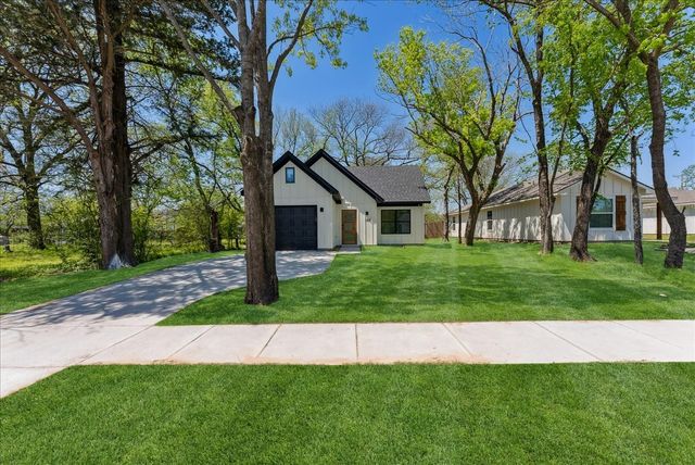1313 Franklin Avenue, Bonham, TX 75418