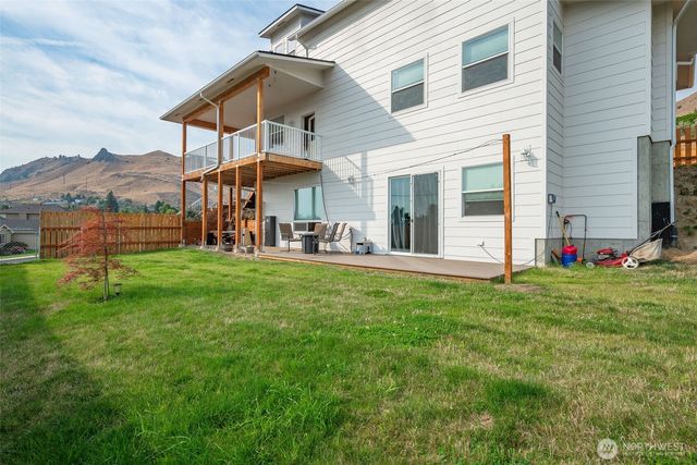 1900 Cumbo Court, Wenatchee, WA 98801