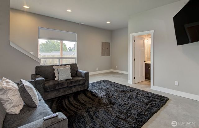 1900 Cumbo Court, Wenatchee, WA 98801