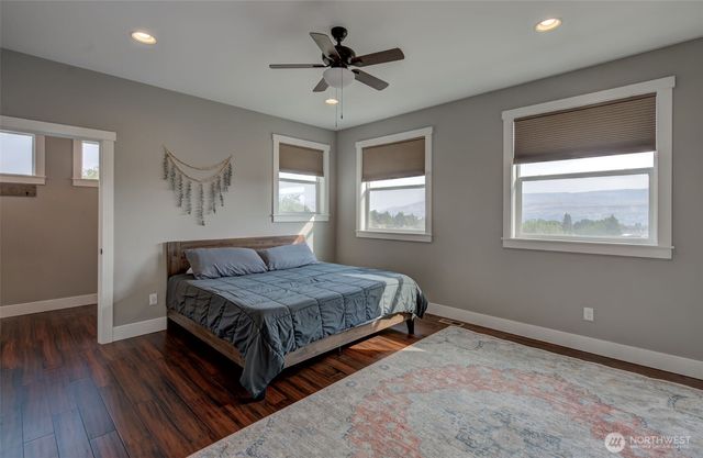 1900 Cumbo Court, Wenatchee, WA 98801