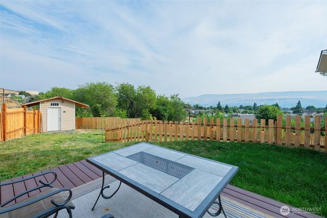 1900 Cumbo Court, Wenatchee, WA 98801