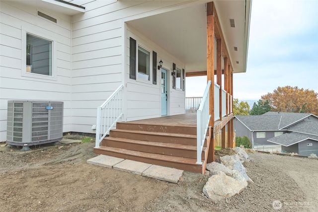 1900 Cumbo Court, Wenatchee, WA 98801