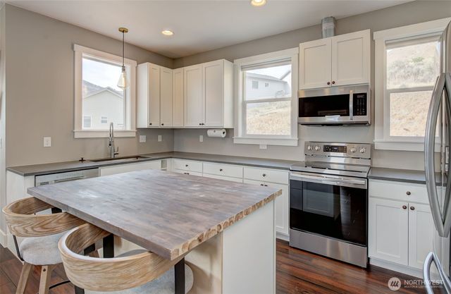 1900 Cumbo Court, Wenatchee, WA 98801