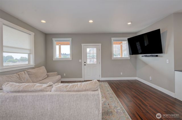 1900 Cumbo Court, Wenatchee, WA 98801